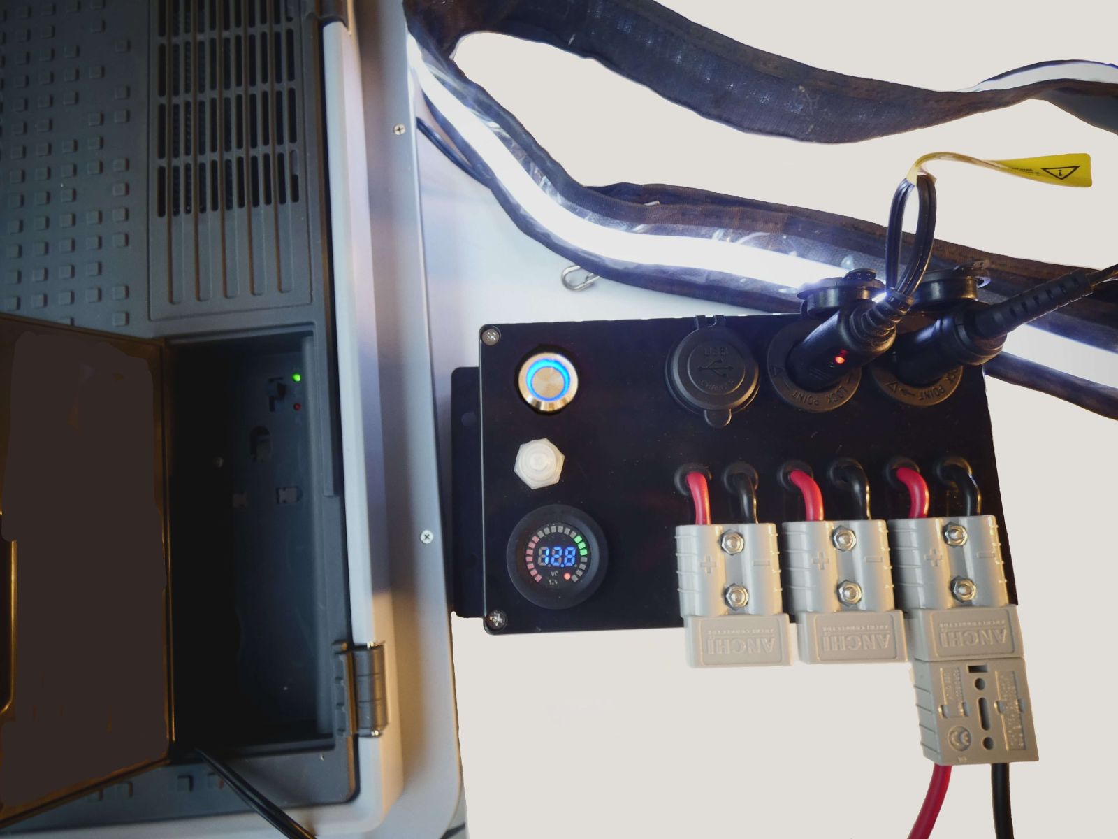 12v control box; 12v power outlet; DC volt connection